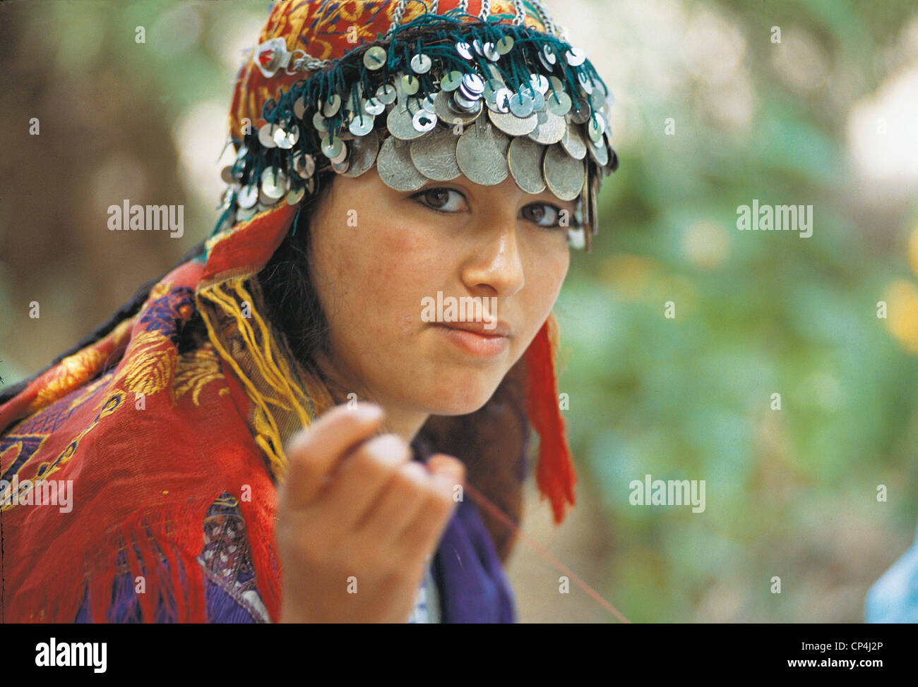 Marocco - Marrakech. Donna con il tradizionale copricapo Foto stock - Alamy