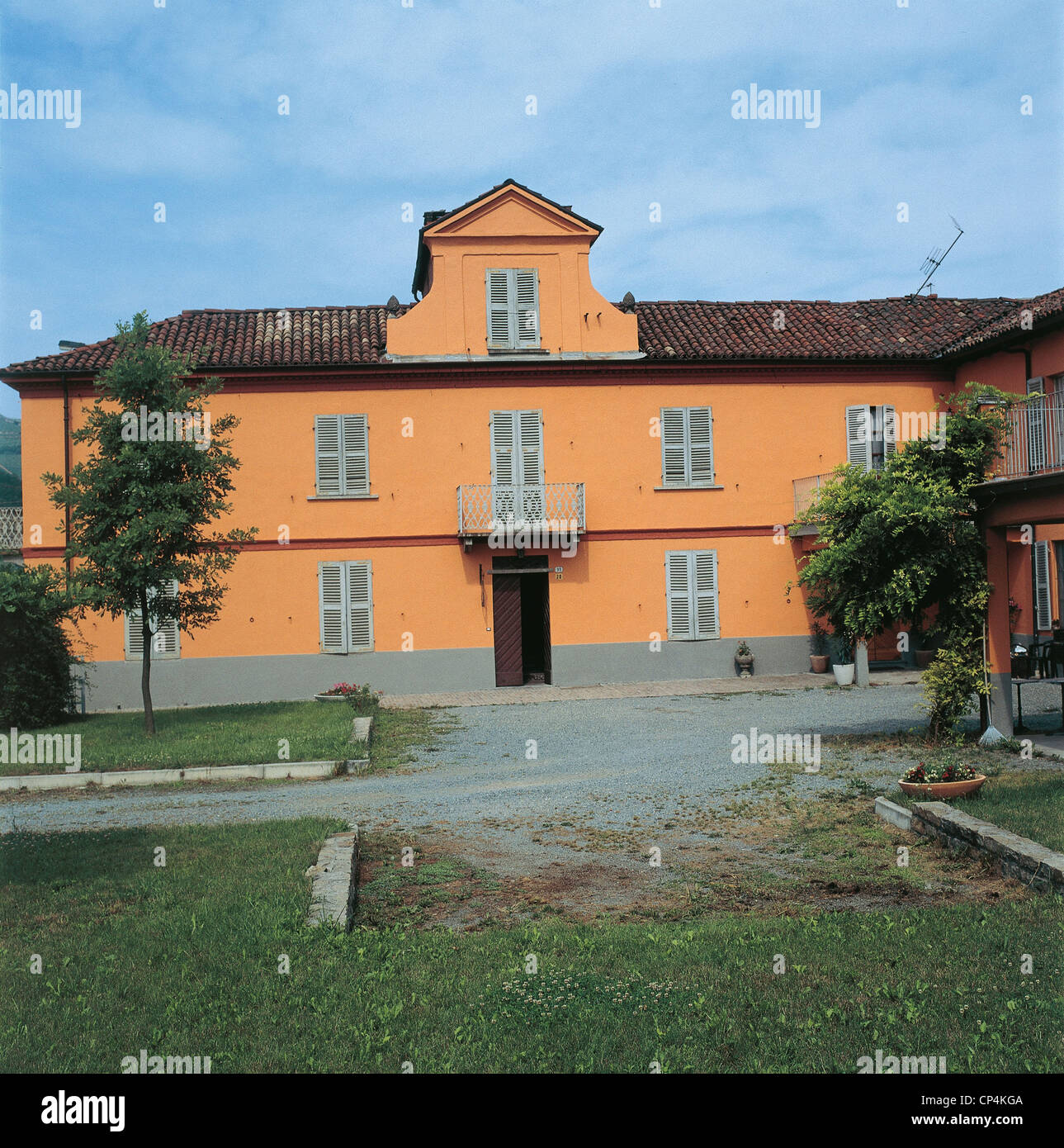 Santo Stefano Belbo Piemonte Langhe (CN) Casa natale di Cesare Pavese Foto  stock - Alamy