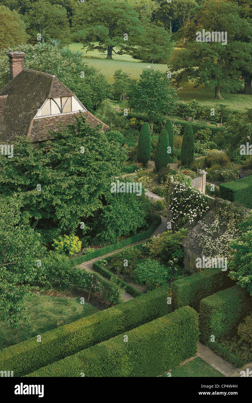 Regno Unito - Inghilterra - Kent, il castello di Sissinghurst giardino. Progetto di Vita Sackville-West e Harold Nicolson nel 1930. Foto Stock