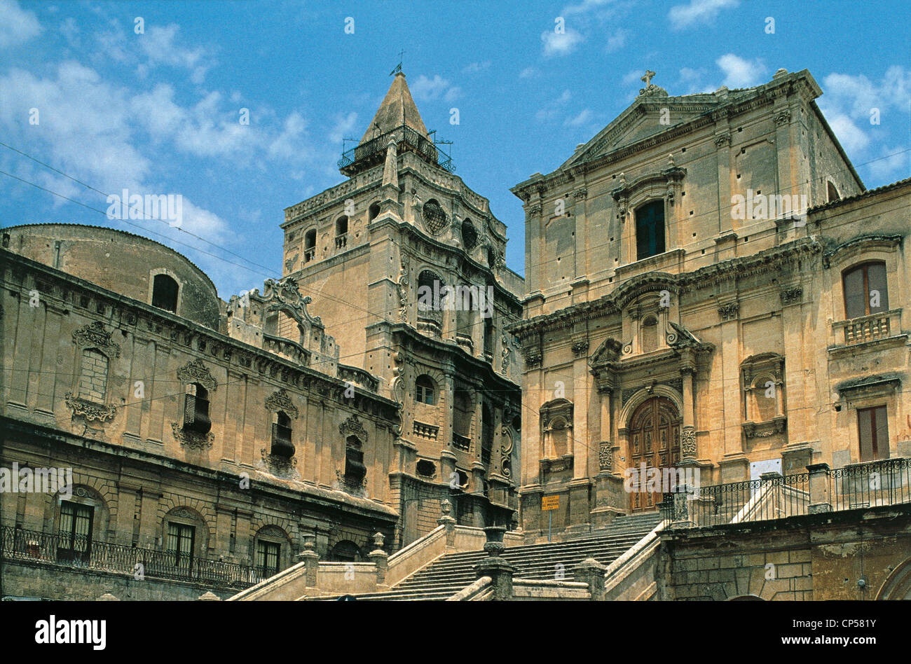 Noto Sicilia chiesa di San Francisco e il Convento di San Salvatore Foto Stock