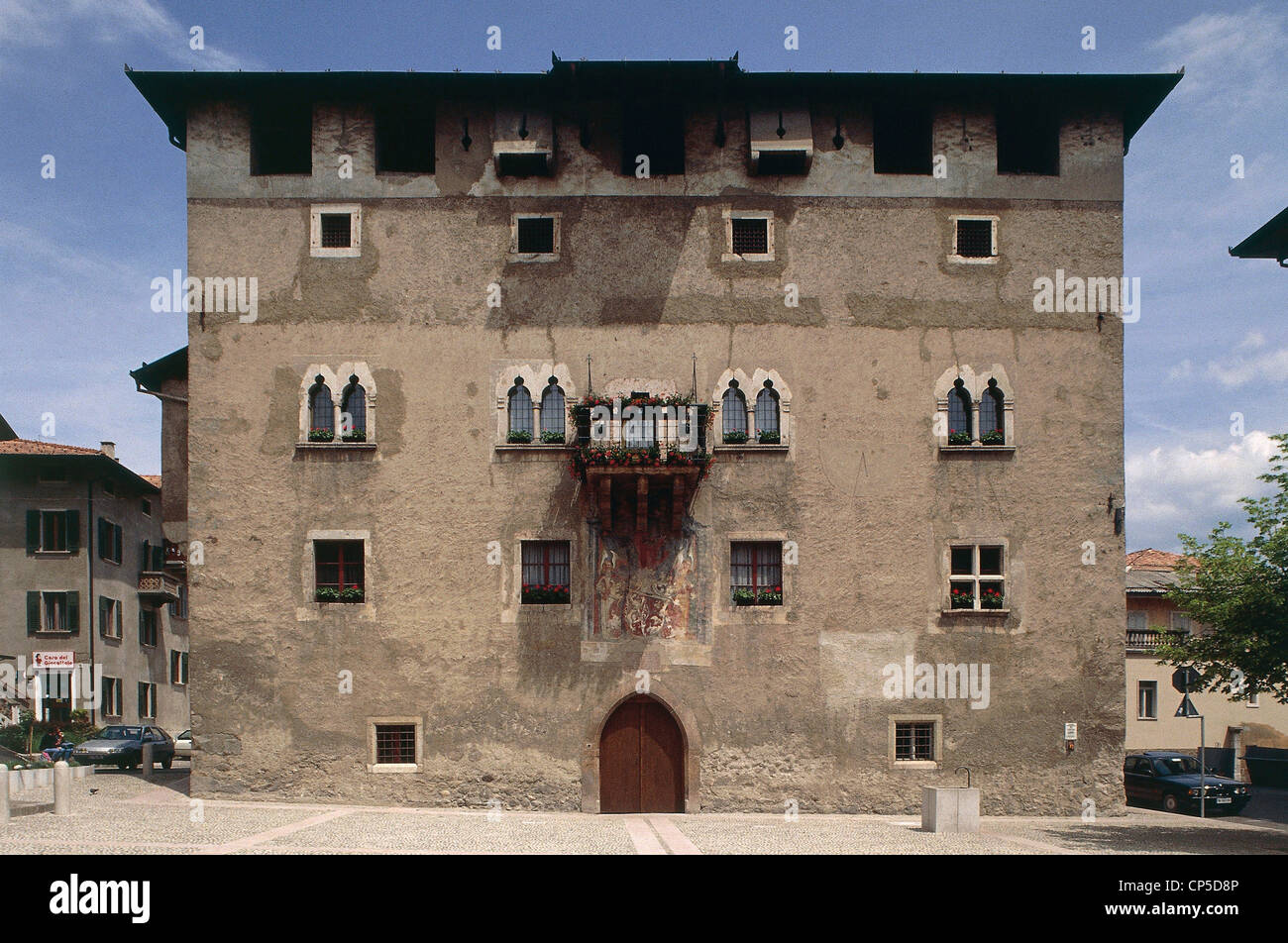 Trentino Alto Adige - Val di Non - Cles (TN). Il Palazzo Assessorile o Palazzo Comunale del XV secolo. Foto Stock