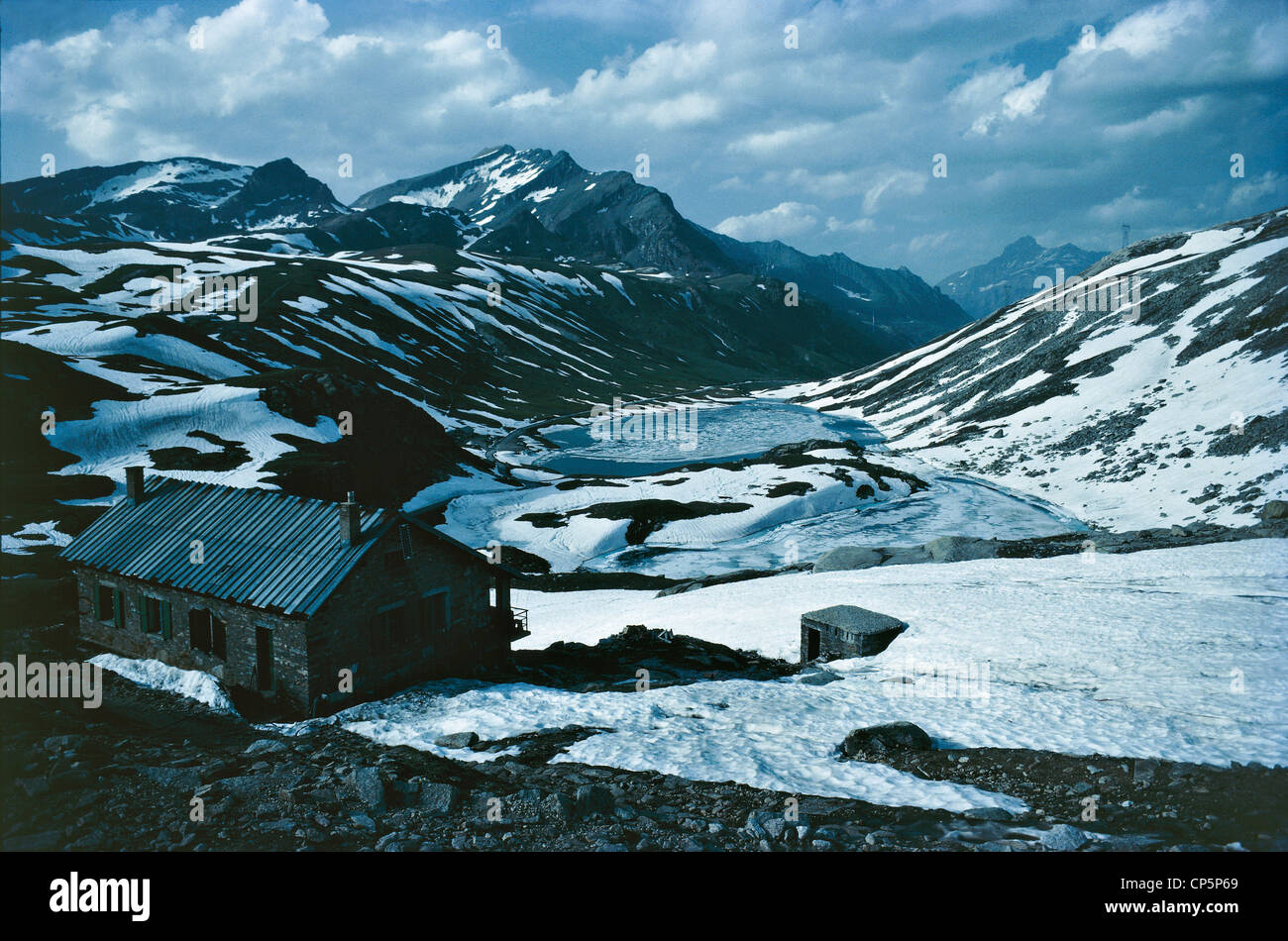 VALLE D'AOSTA PARCO NAZIONALE GRAN PARADISO rifugio presso il Lago del Colle Nivolet Foto Stock