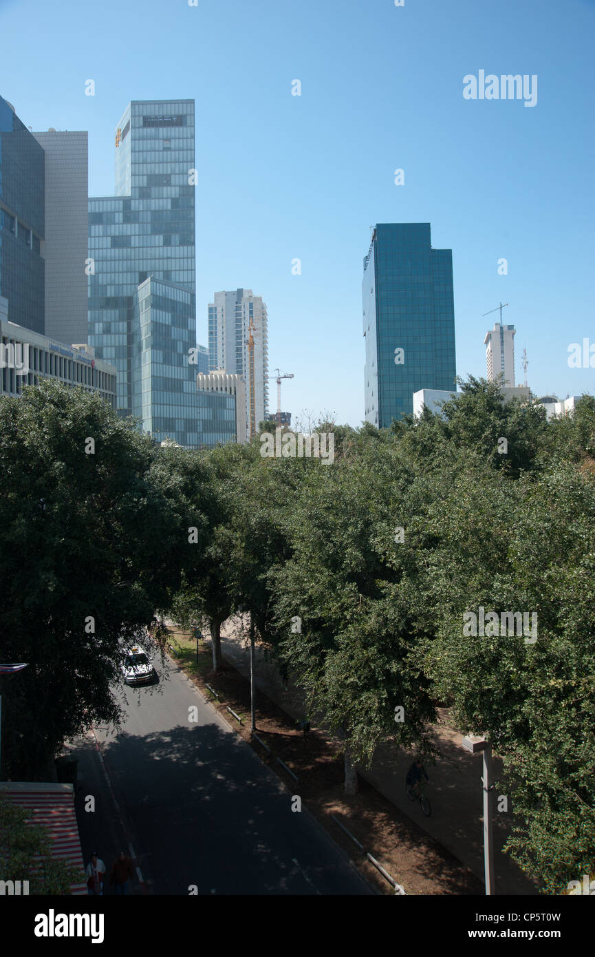 Vista in elevazione della Rothschild Boulevard, Tel Aviv, Israele Foto Stock