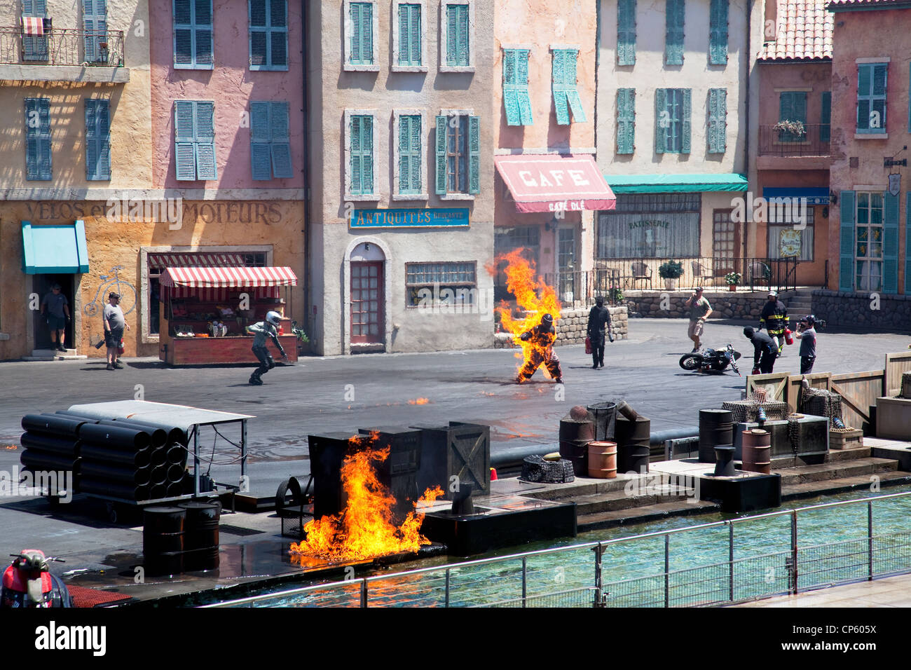 Man on Fire stunt in azione, luci, motori show, Disney Studios di Hollywood Foto Stock