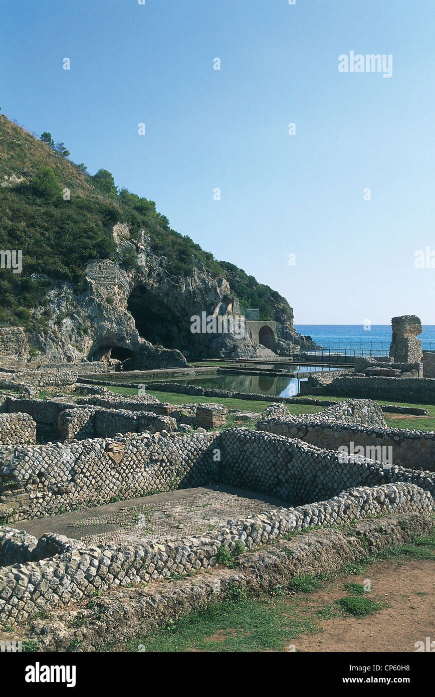 Lazio - SPERLONGA (LT) - Villa romana di età imperiale e quelli delle grotte di Tiberio Foto Stock