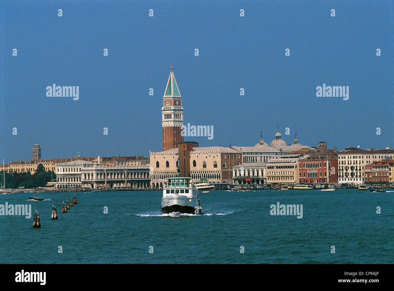 VENETO Venezia Canal Grande Palazzo Ducale Biblioteca Marciana e Campanile di San Marco Foto Stock