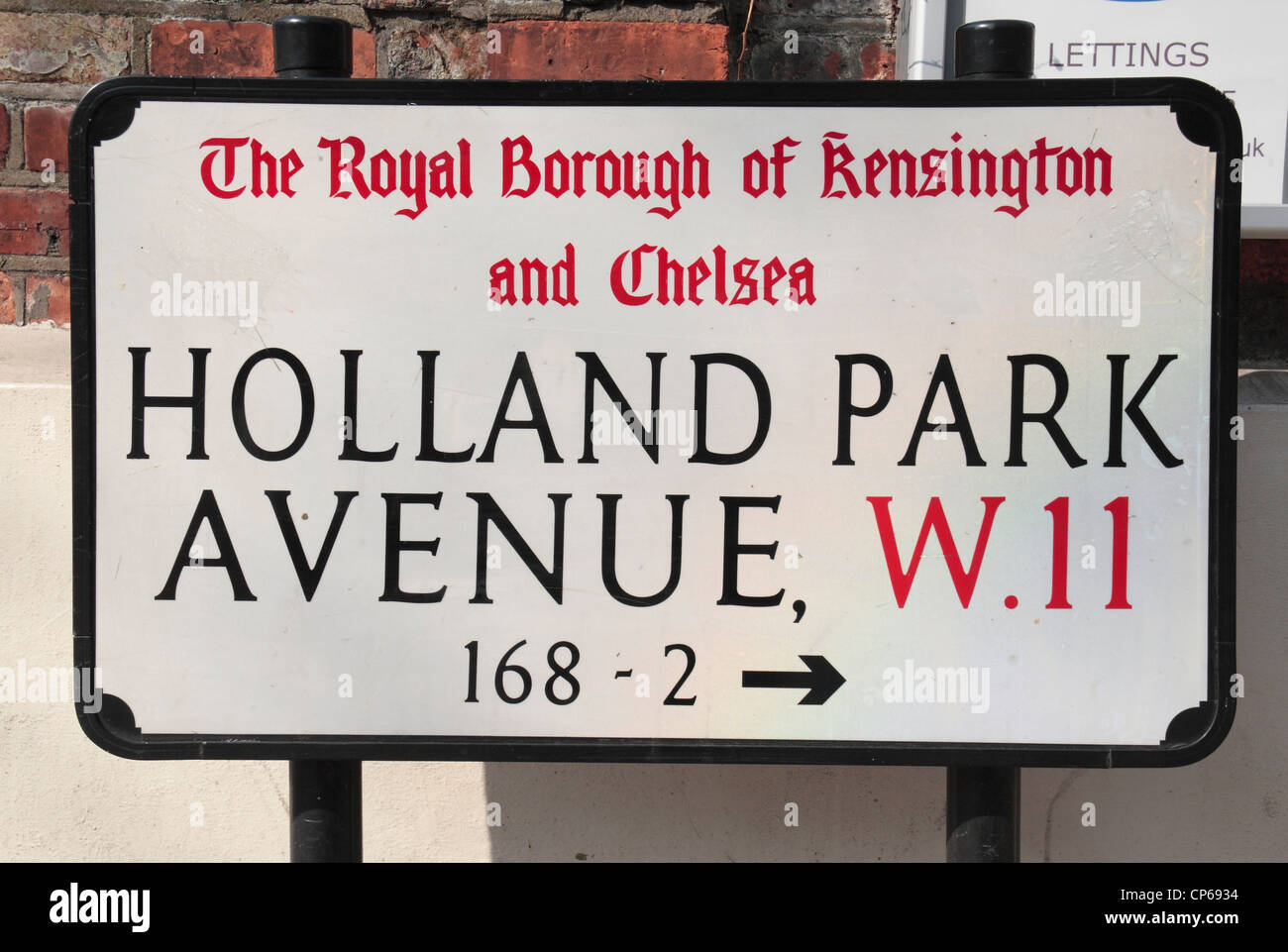 Un cartello stradale di Holland Park Avenue W11 nel Royal Borough di Kensington e Chelsea, Londra, Regno Unito. Marzo 2012 Foto Stock