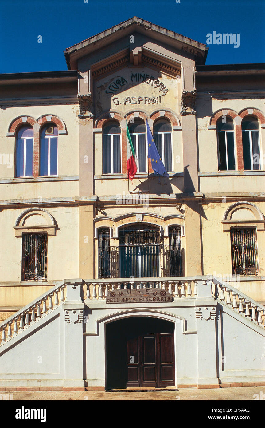 Sardegna - IGLESIAS (Ci) - Technical Institute of Mining 'Giorgio Asproni e Museo Minerario dell'arte. Foto Stock