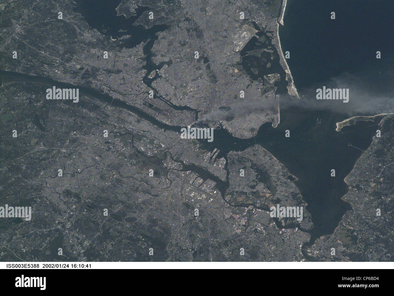 Manhattan pennacchio di fumo su Settembre 11, 2001 dalla Stazione Spaziale Internazionale Foto Stock