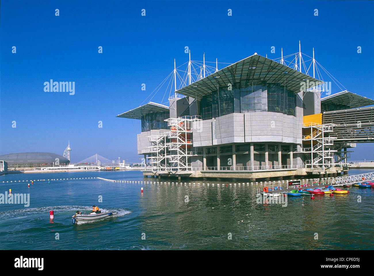 Portogallo - Lisbona - Parque das Nac?es, Expo '98. Oceanarium (acquario dedicato all'oceano) (architetto Peter Chermayeff, 1998) Foto Stock