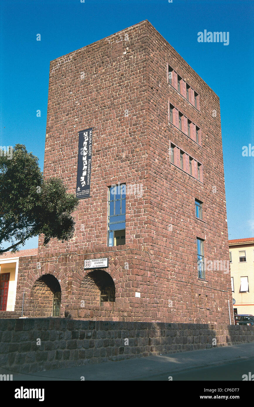 Sardegna - Carbonia (Ca), o Torre Littoria a torre di città in stile razionalista del periodo fascista. Foto Stock