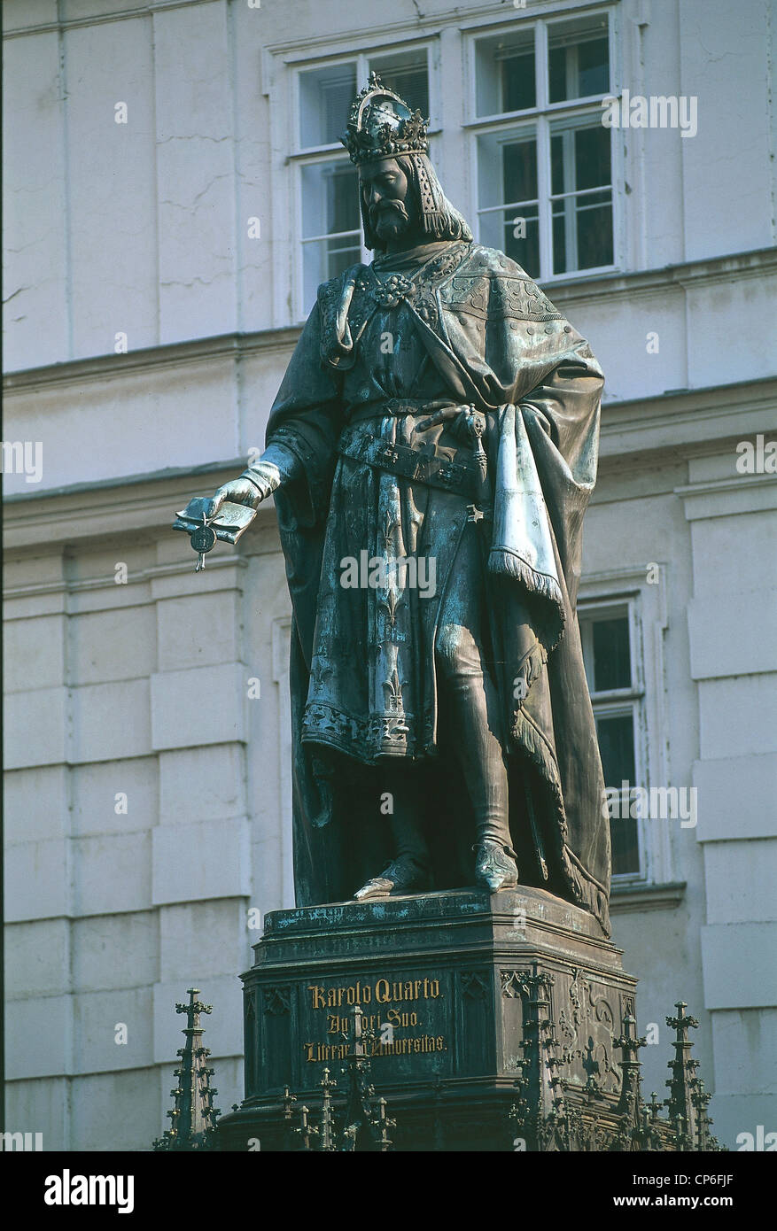 Repubblica Ceca Praga Monumento all imperatore Carlo IV. Statua eretta nel 1848 in occasione del V centenario della fondazione del Foto Stock