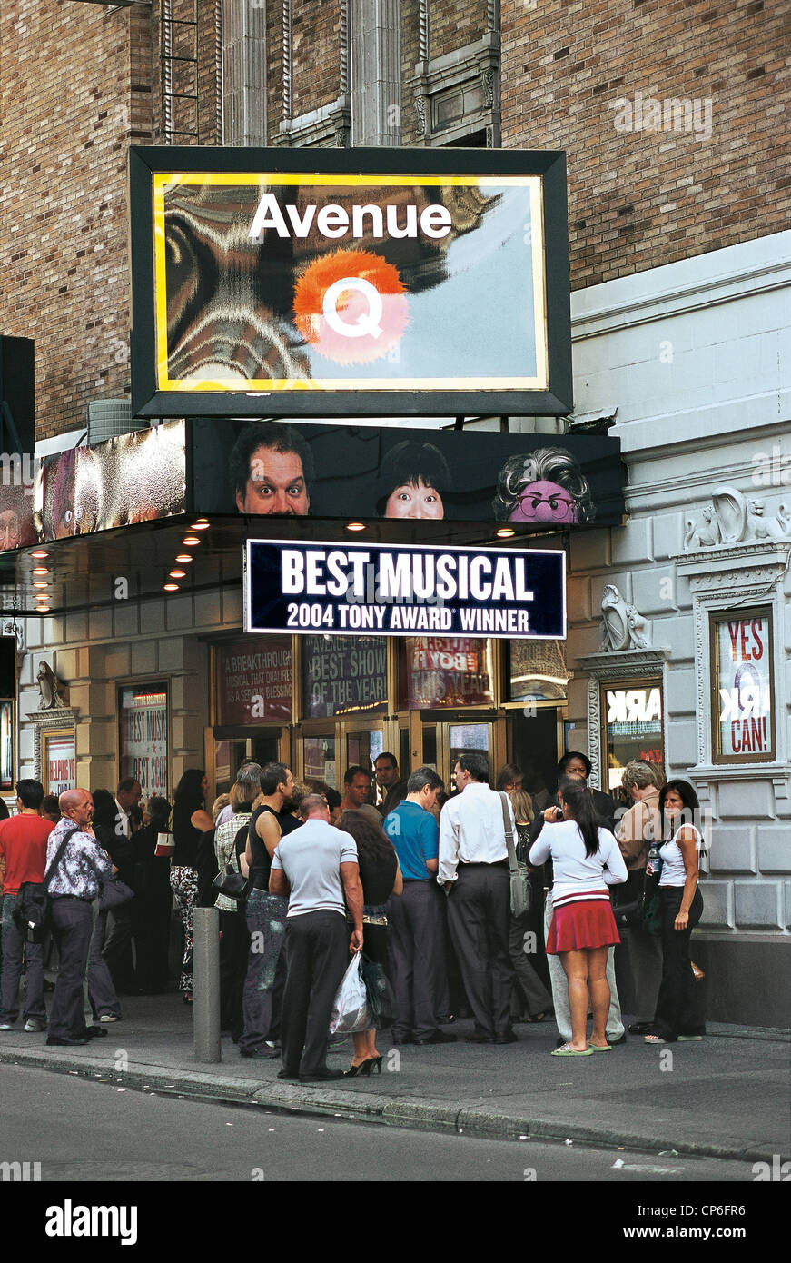 Stati Uniti d'America - New York, il quartiere del teatro. 44 th Street. J. Golden Theatre box office queue Foto Stock