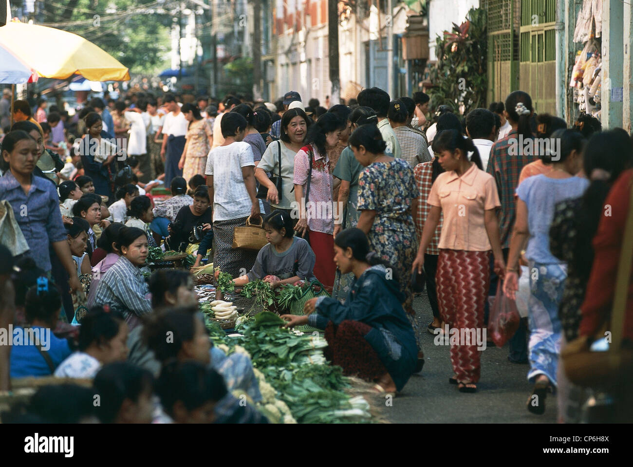 Myanmar (Birmania) - Yangon (Rangoon), il quartiere cinese. Mercato Foto Stock