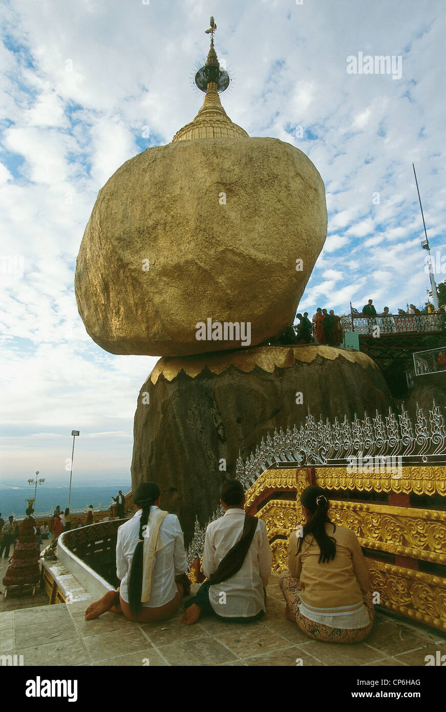 Myanmar (Birmania) - Kyaikhtiyo. Il Golden Rock Foto Stock