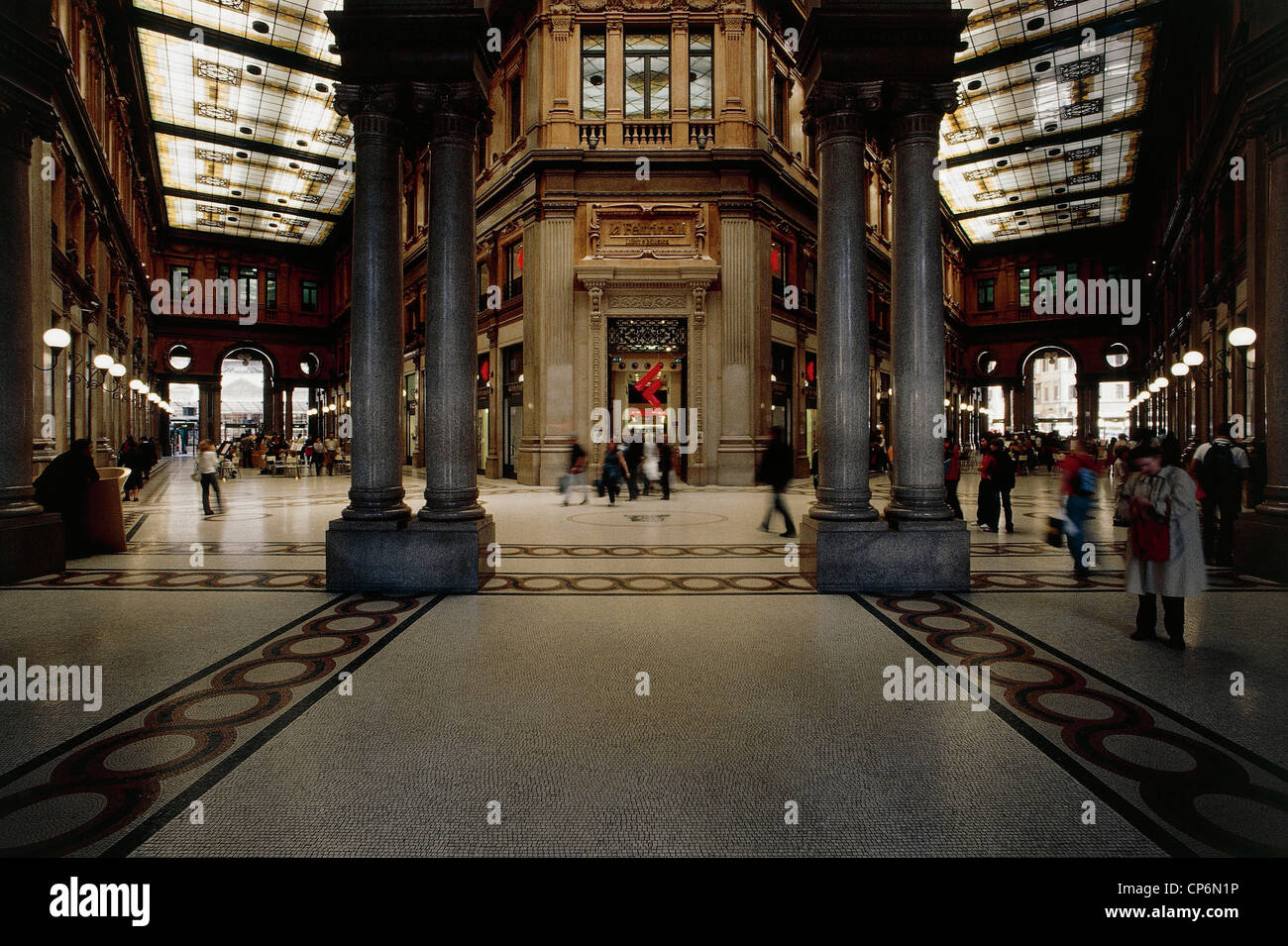 Lazio - Roma, Galleria Alberto Sordi: interna Foto Stock