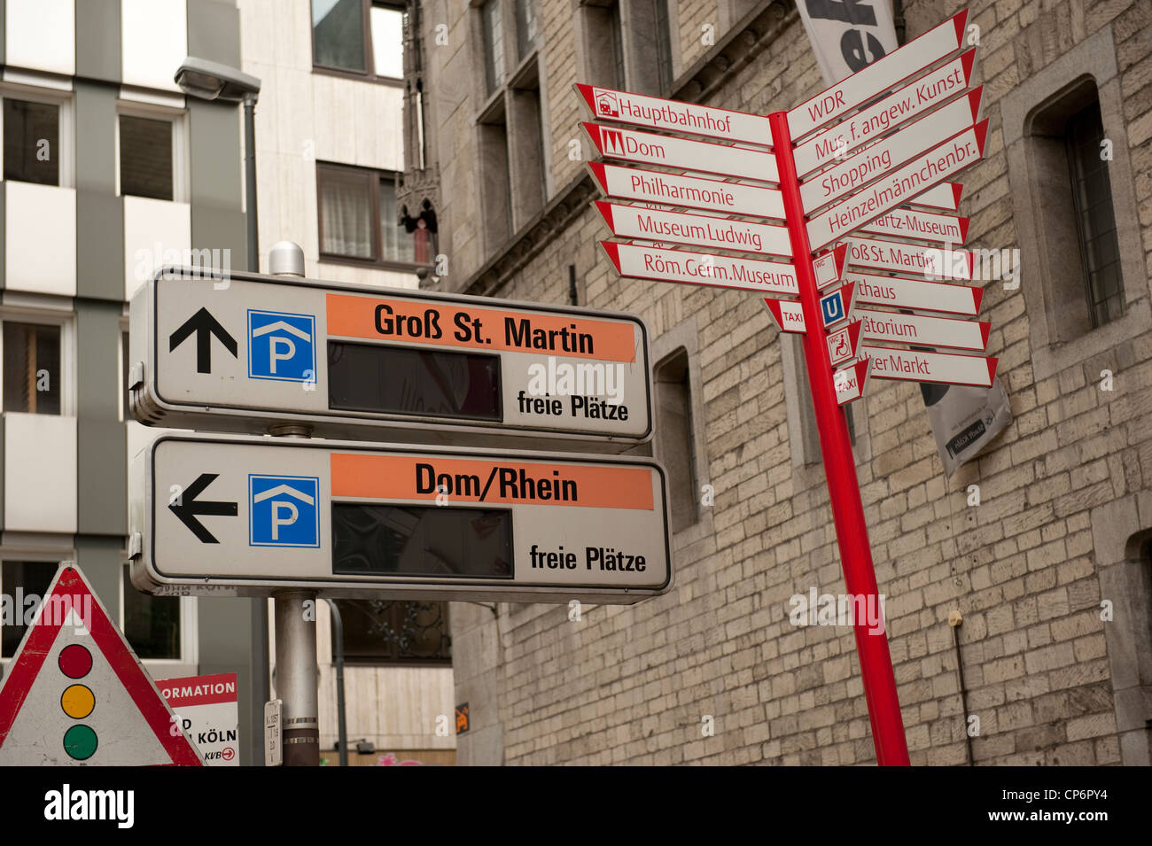 Parcheggio auto Parcheggio segno Segni Colonia Germania Europa UE Foto Stock