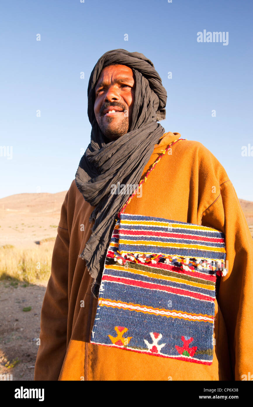 Un riff guida araba su un trekking nella Anti Atlas, Marocco. Foto Stock