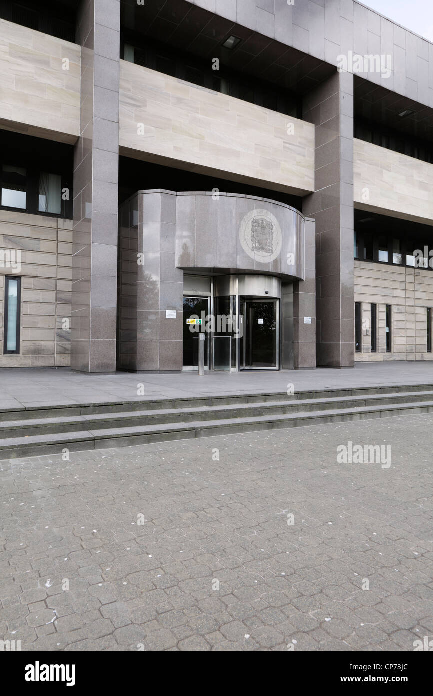 Glasgow Sheriff Court e Justice of the Peace Court, porta d'ingresso pubblica, Carlton Place, Scozia, Regno Unito Foto Stock