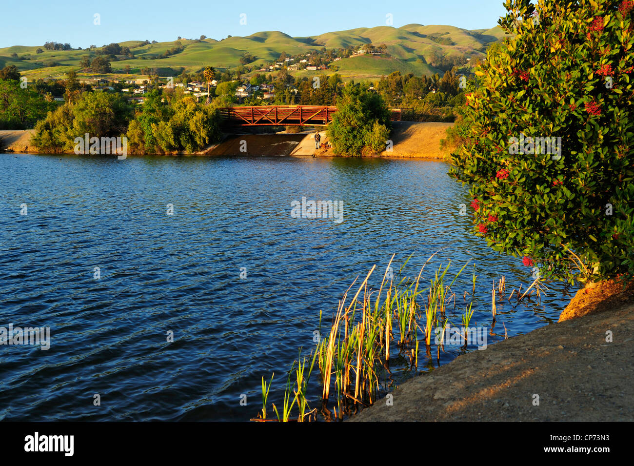 Il tramonto del dottor Robert W. lordi di ricarica artificiale della falda stagni a Noble, San Jose CA Foto Stock