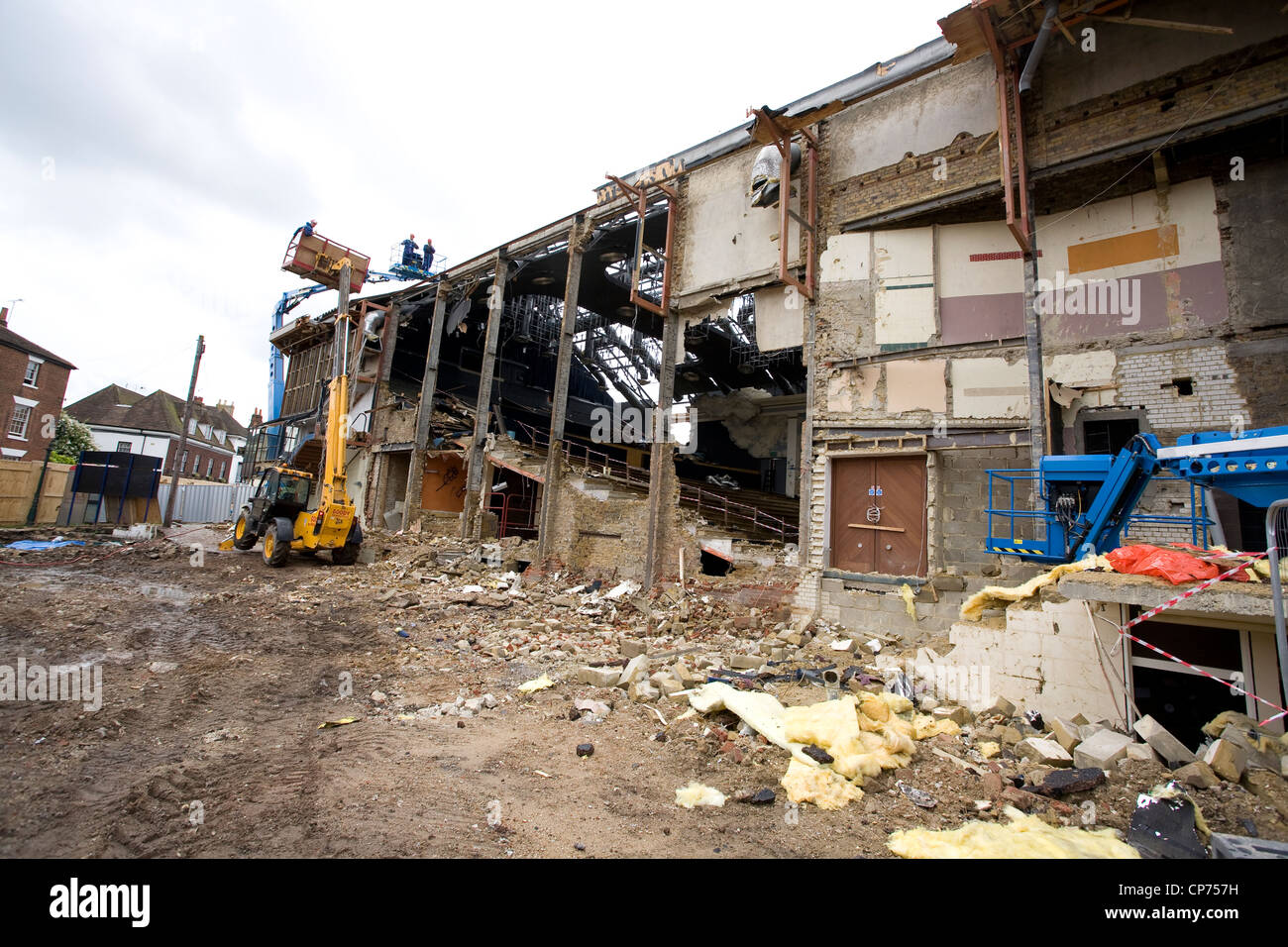 La demolizione del vecchio Marlowe Theatre, Canterbury Kent REGNO UNITO Foto Stock