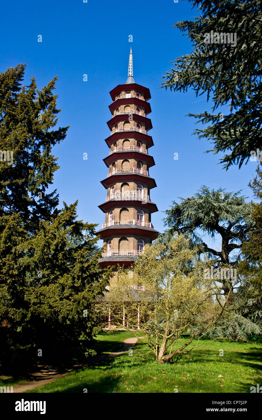 Grado 1 elencati ottagonale piani 10 163 piedi alto 1762 Grande Pagoda da Sir William Chambers in Kew Gardens Londra Inghilterra Europa Foto Stock
