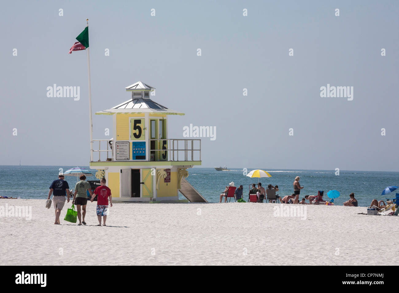 Bagnino stand e lucertole da mare, Clearwater Beach, FL Foto Stock