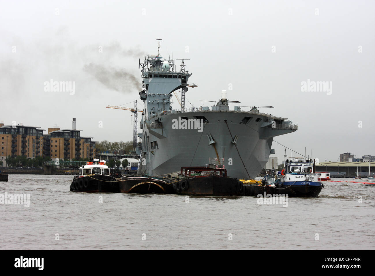 HMS Ocean della Royal Navy è un assalto anfibio della nave Foto Stock