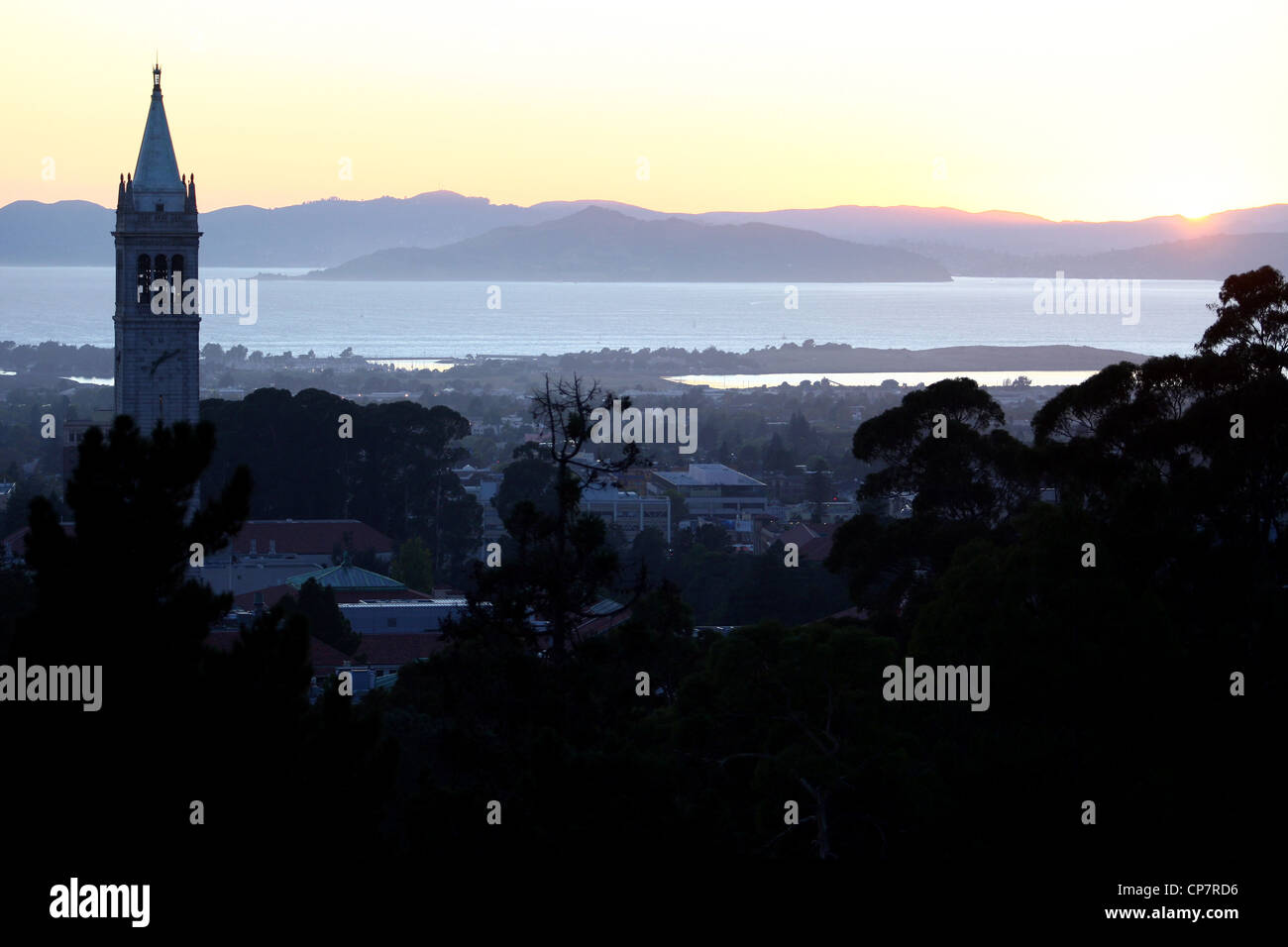 SATHER TOWER E LA BAIA DI SAN FRANCISCO BERKELEY CALIFORNIA USA 06 Ottobre 2011 Foto Stock