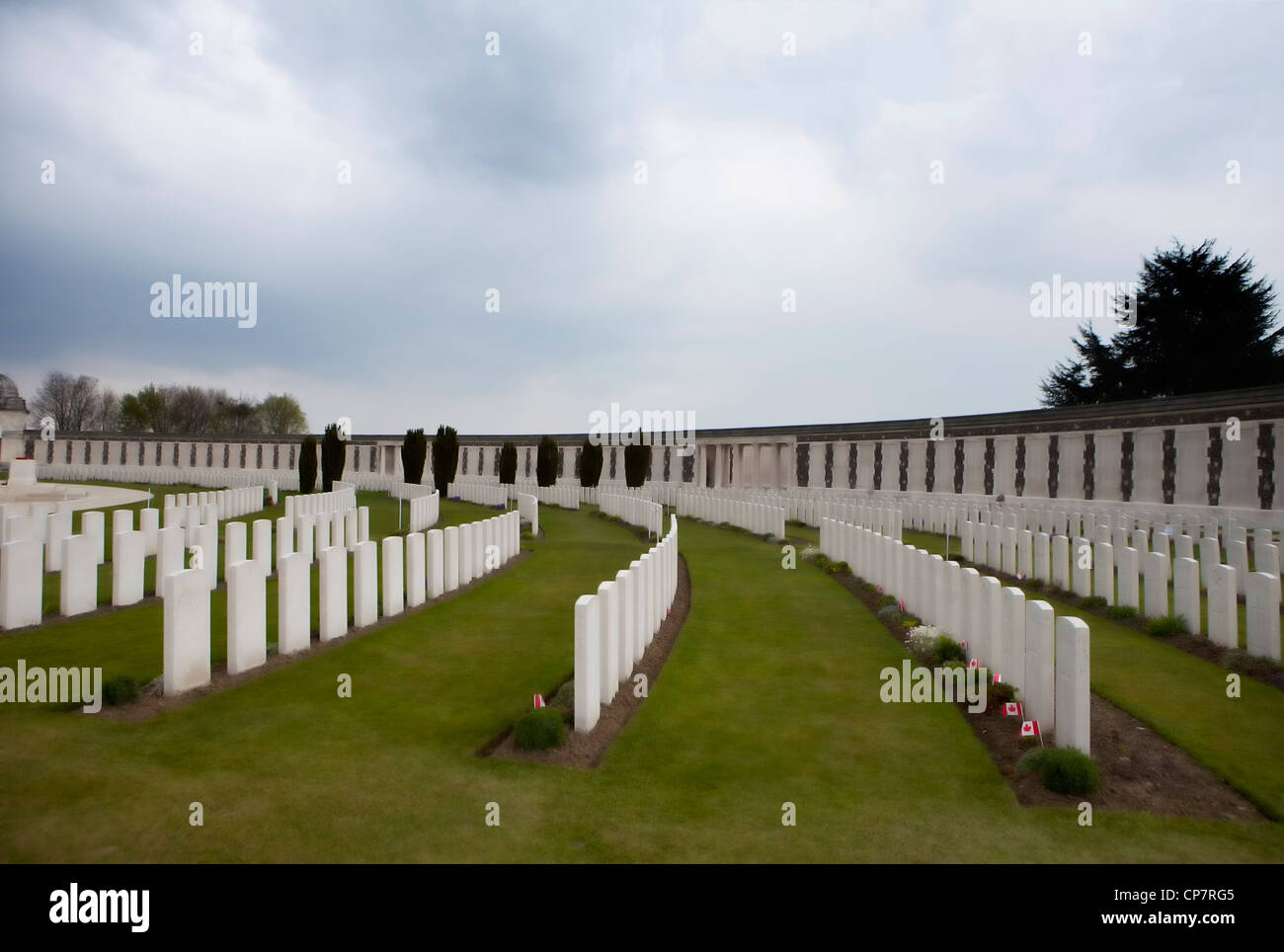 Tyne Cot Commonwealth War Graves Cimitero e memoriale per la mancanza della Prima Guerra Mondiale in Ypres Salient Foto Stock