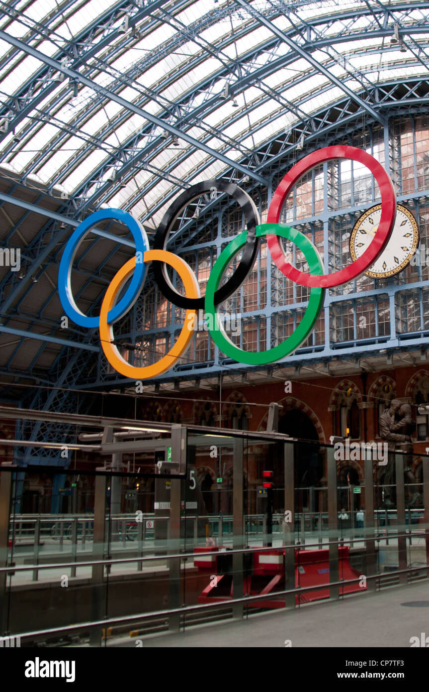 Anelli olimpici, St. Pancras, London Foto Stock