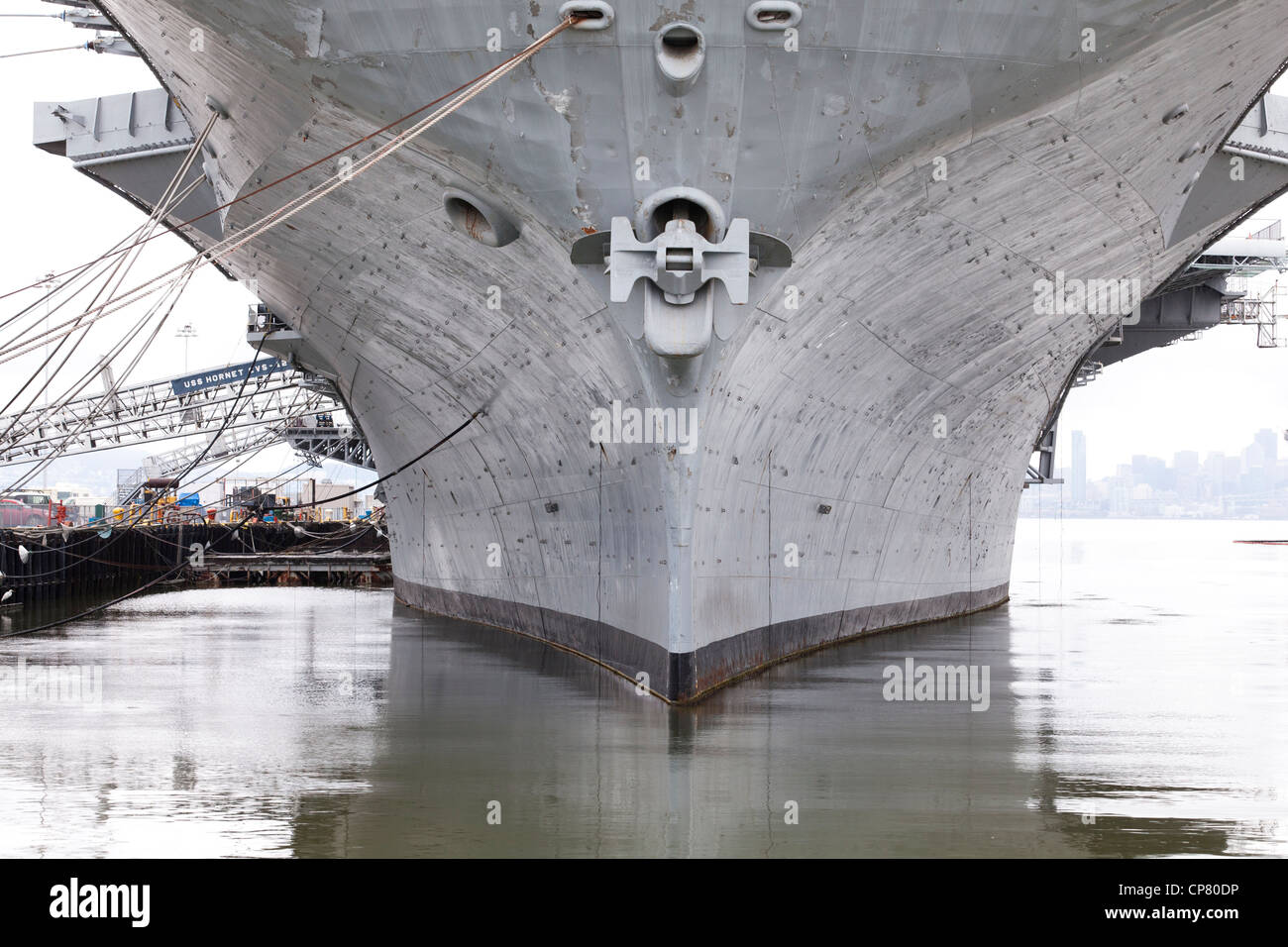 Un ancorate alla US Navy del gestore di prua Foto Stock