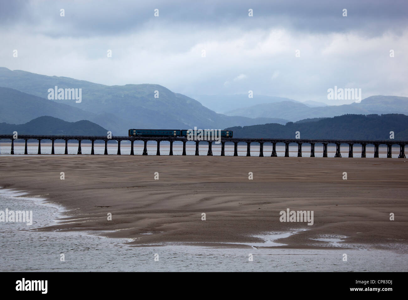 Arriva Trains Wales Barmouth estuario di attraversamento Foto Stock