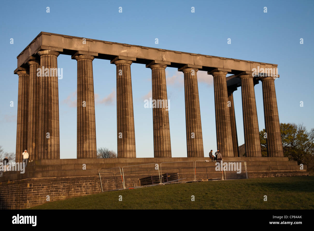 Acropoli ateniese monumento sulla cima di Calton Hill al crepuscolo Foto Stock