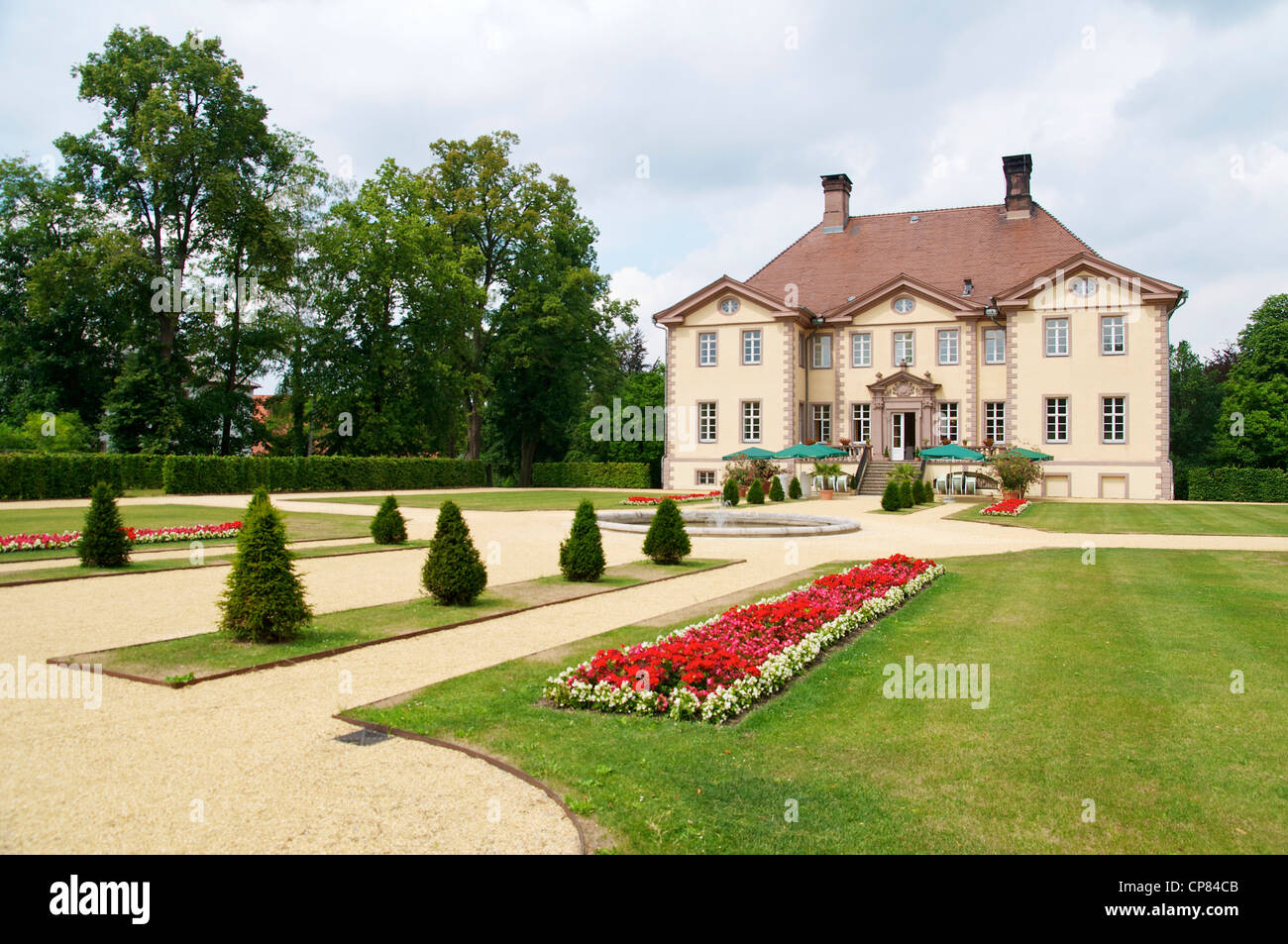 Schieder castello con parco barocco. (Tedesco: Schloss Schieder mit baroker Parkanlage) Foto Stock