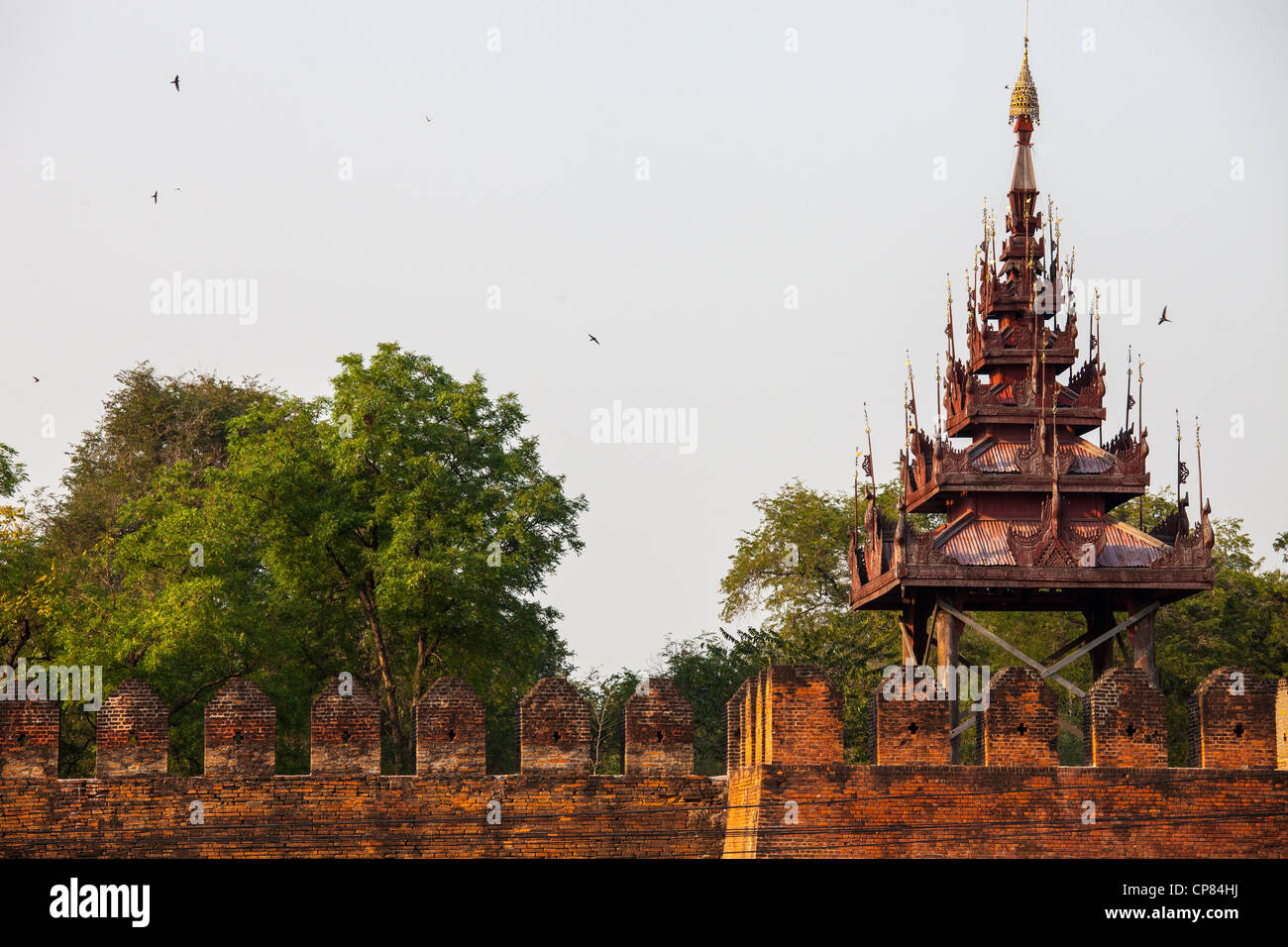 Pareti di Mandalay Fort Myanmar Foto Stock