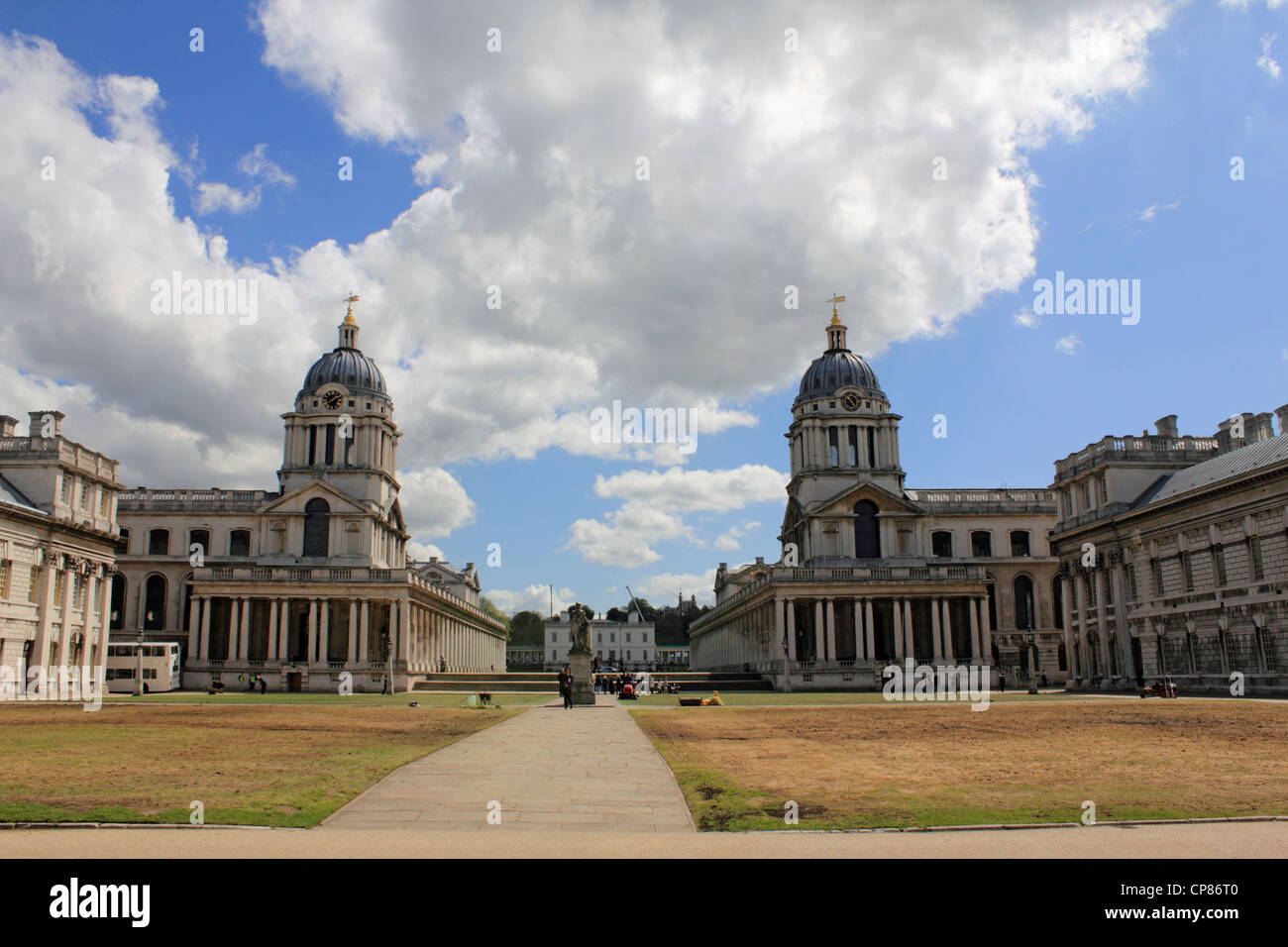 La Old Royal Naval College sul Fiume Tamigi a Greenwich Londra Inghilterra REGNO UNITO Foto Stock
