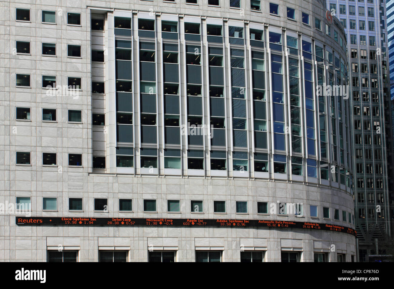 FTSE condividere i prezzi sul palazzo di uffici a Canary Wharf Londra Inghilterra REGNO UNITO Foto Stock