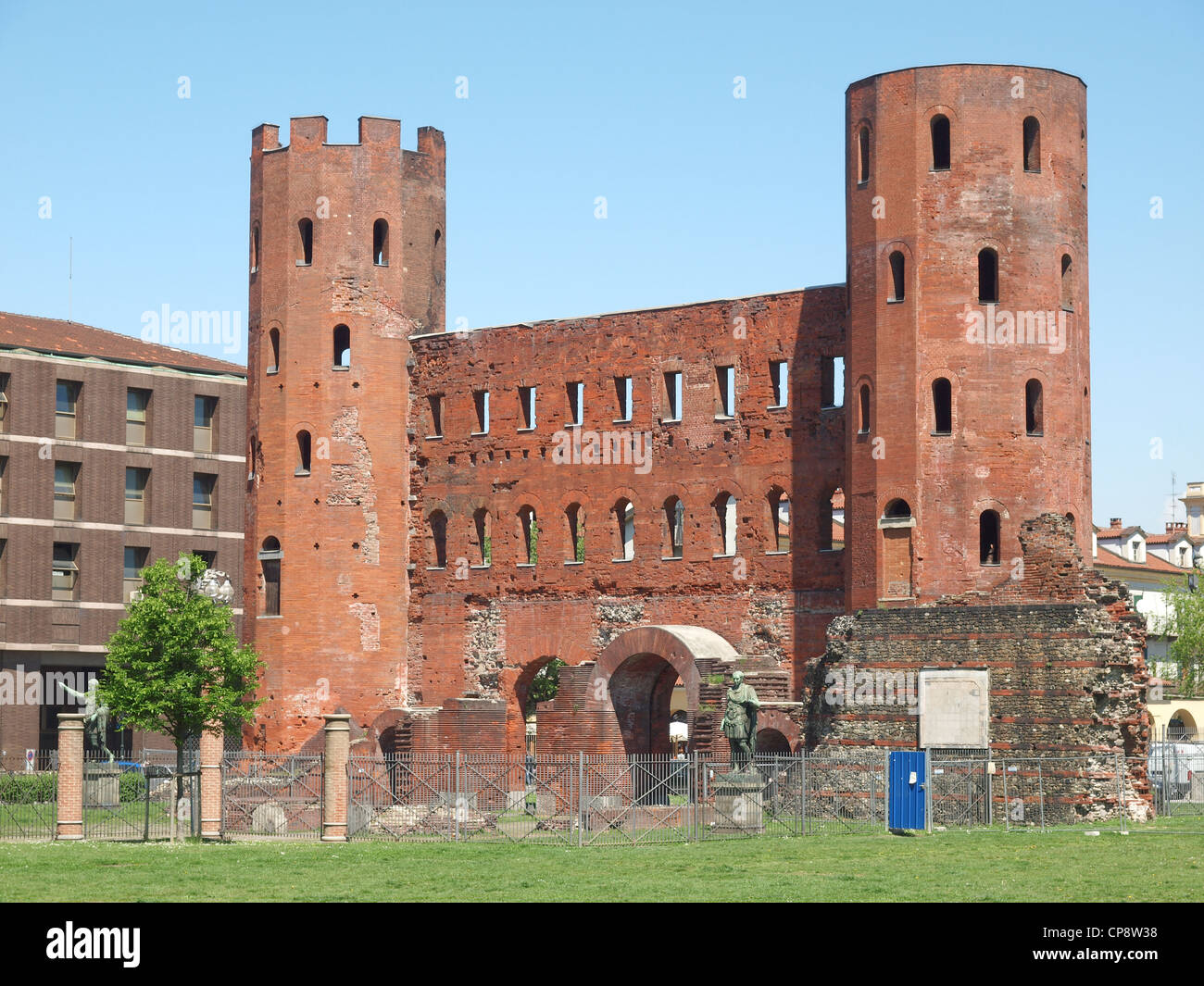 Le Torri Palatine antiche porte romane di Torino, Italia Foto Stock