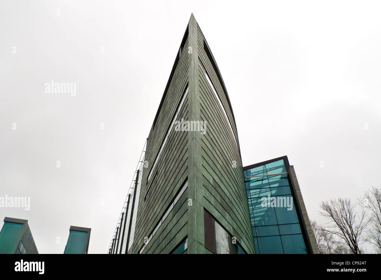 Il Kumu Art Museum Situato nel Parco di Kadriorg, Atllinn, Estonia. Progettato da architetto finlandese, Pekka Vapaavuori Foto Stock