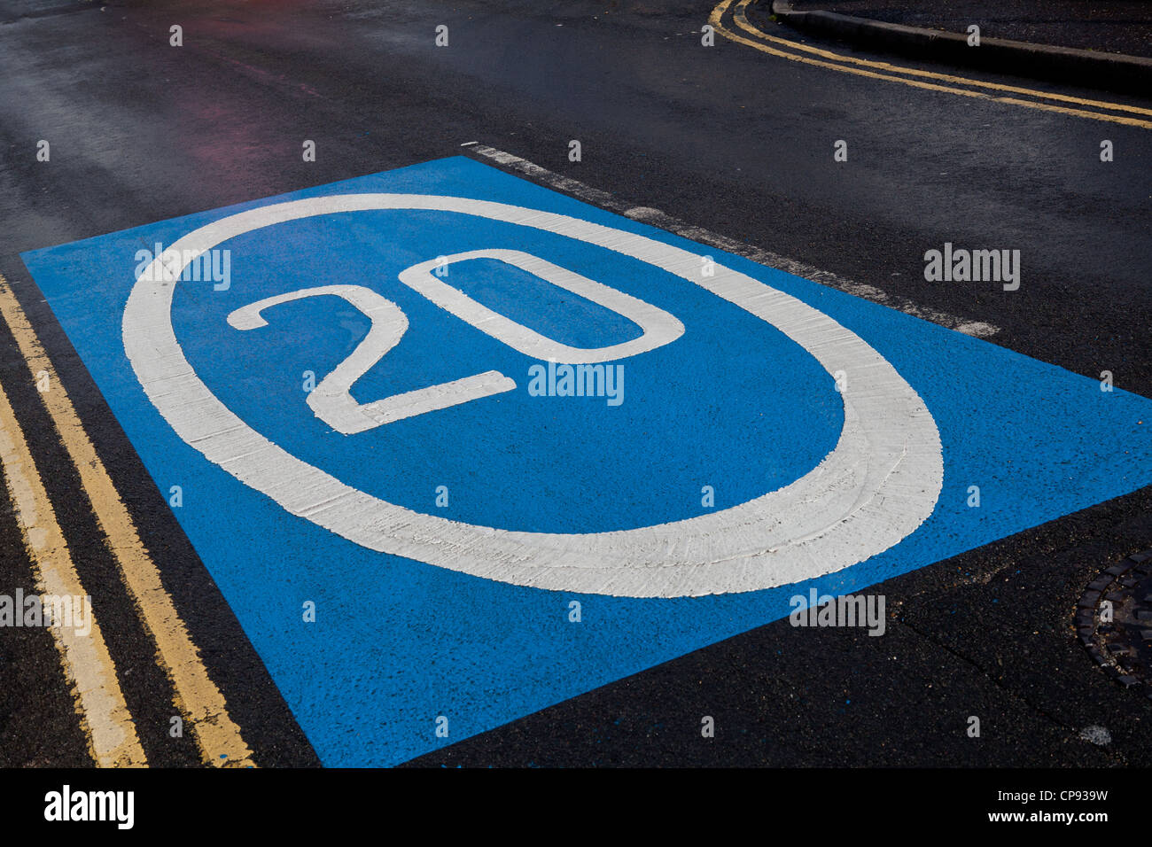 Limite di velocità di 20 mph Foto Stock