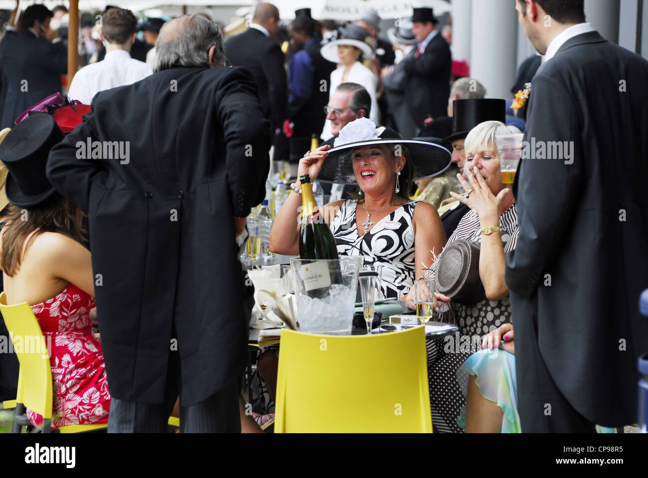 Ladies day at Royal Ascot Berkshire, Inghilterra Foto Stock