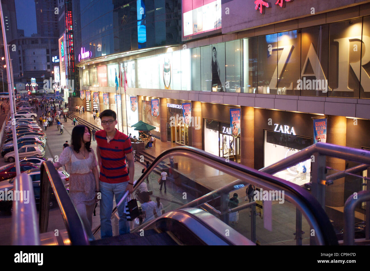 La strada dello shopping di Tianjin, Cina. 07-Maggio-2012 Foto Stock