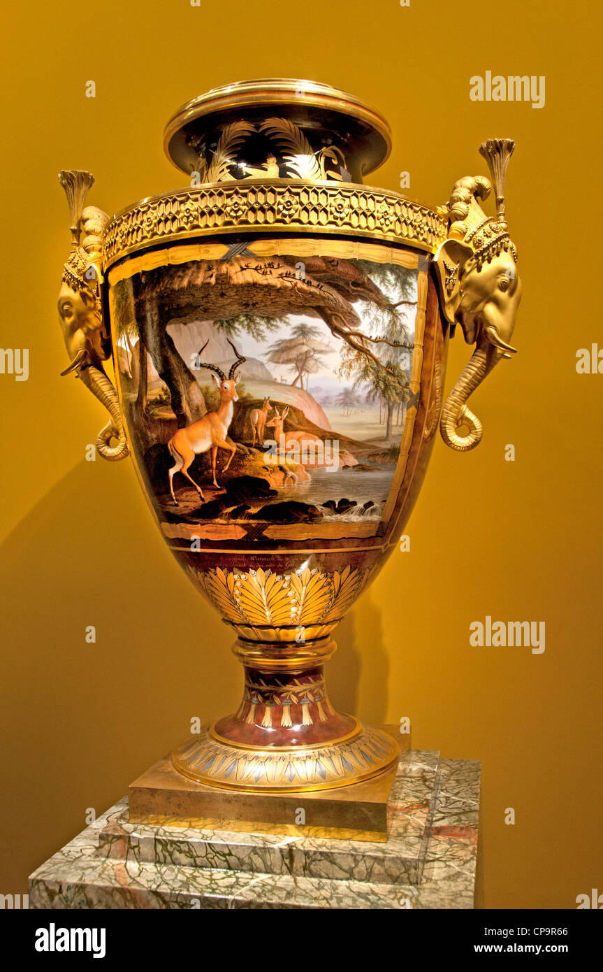 Vaso Luigi XVIII Re di Francia Louvre porcellana francese in bronzo dorato Foto Stock