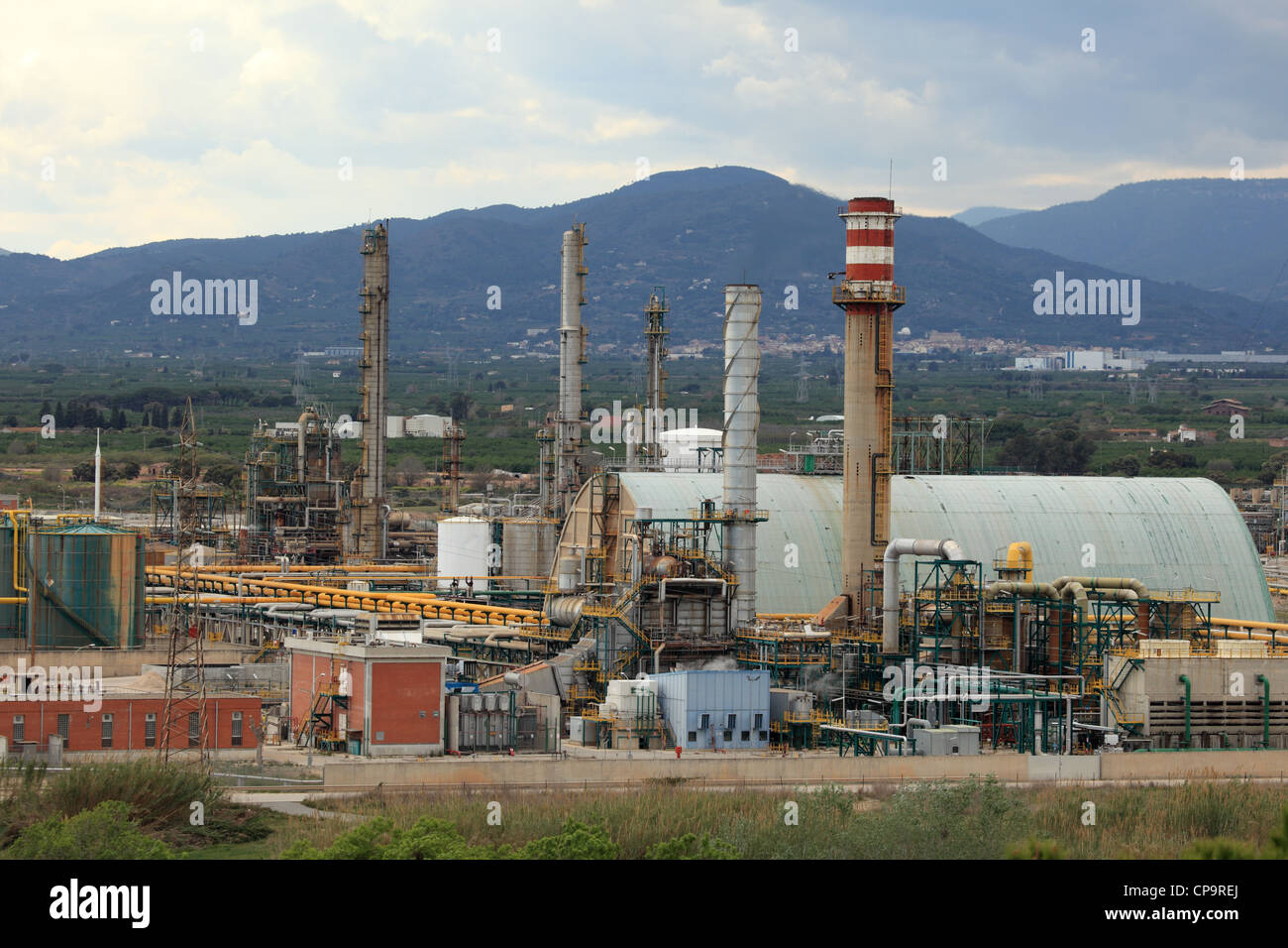 Impianto petrolchimico di raffineria in Tarragona, Spagna Foto Stock