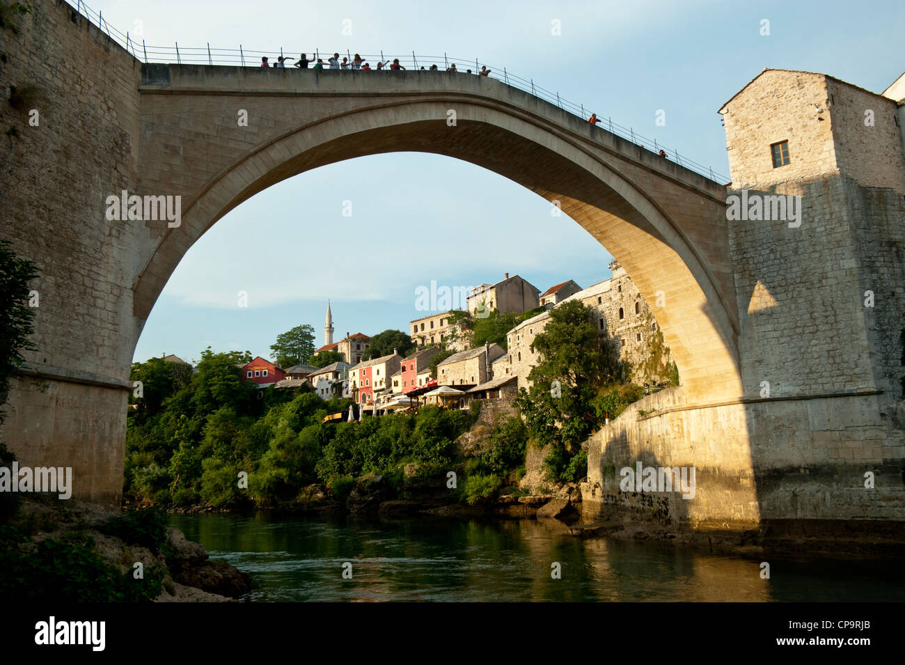 Stari Most ponte di pace e il fiume Neretva.Mostar.La Bosnia Erzegovina.Balcani.L'Europa. Foto Stock