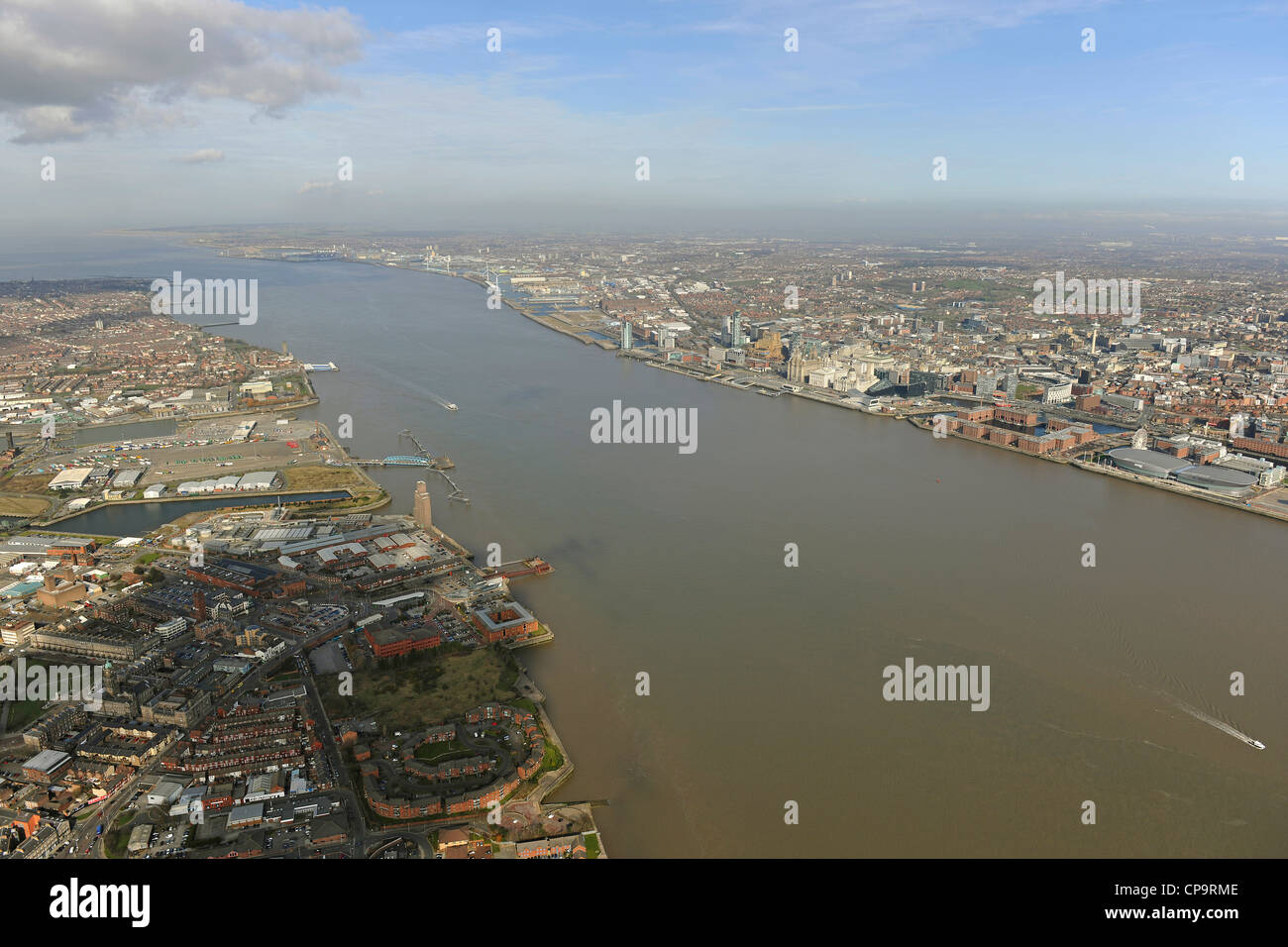 Ampio angolo di vista aerea del fiume Mersey Foto Stock