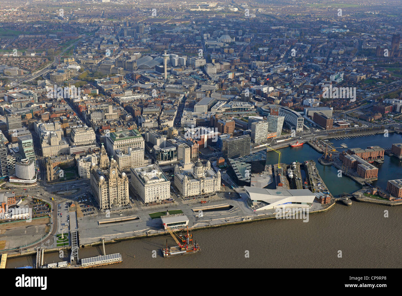 Vista aerea della città di Liverpool dal fiume Mersey Foto Stock