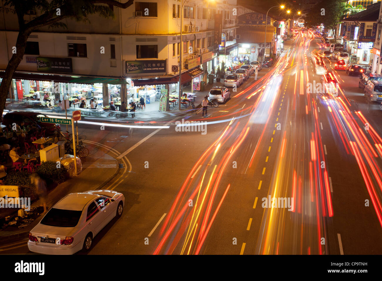 Geylang Rd di notte Foto Stock