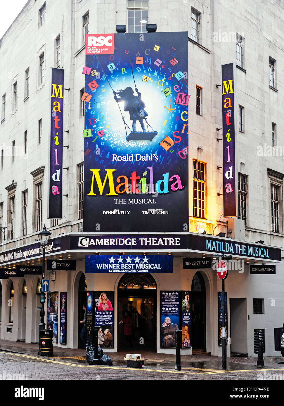 Il musical Matilda al Cambridge Theatre, Earlham Street, Londra. In Inghilterra. Foto Stock